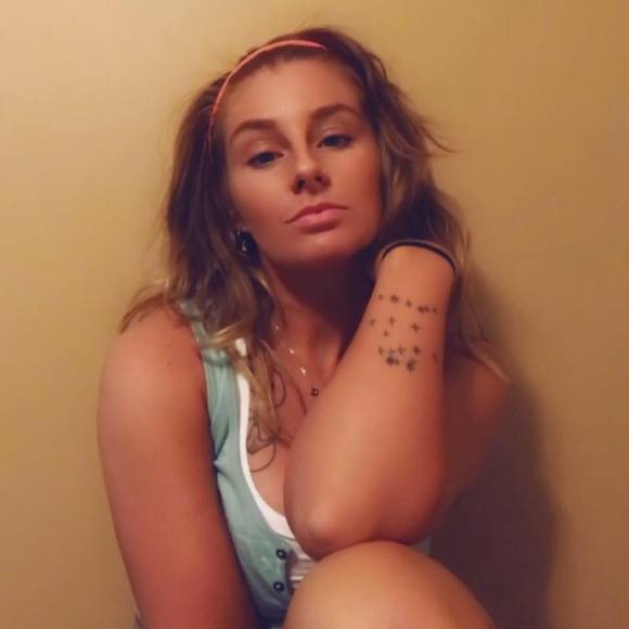 Meet your Posher, Amber - Picture 1 of 1